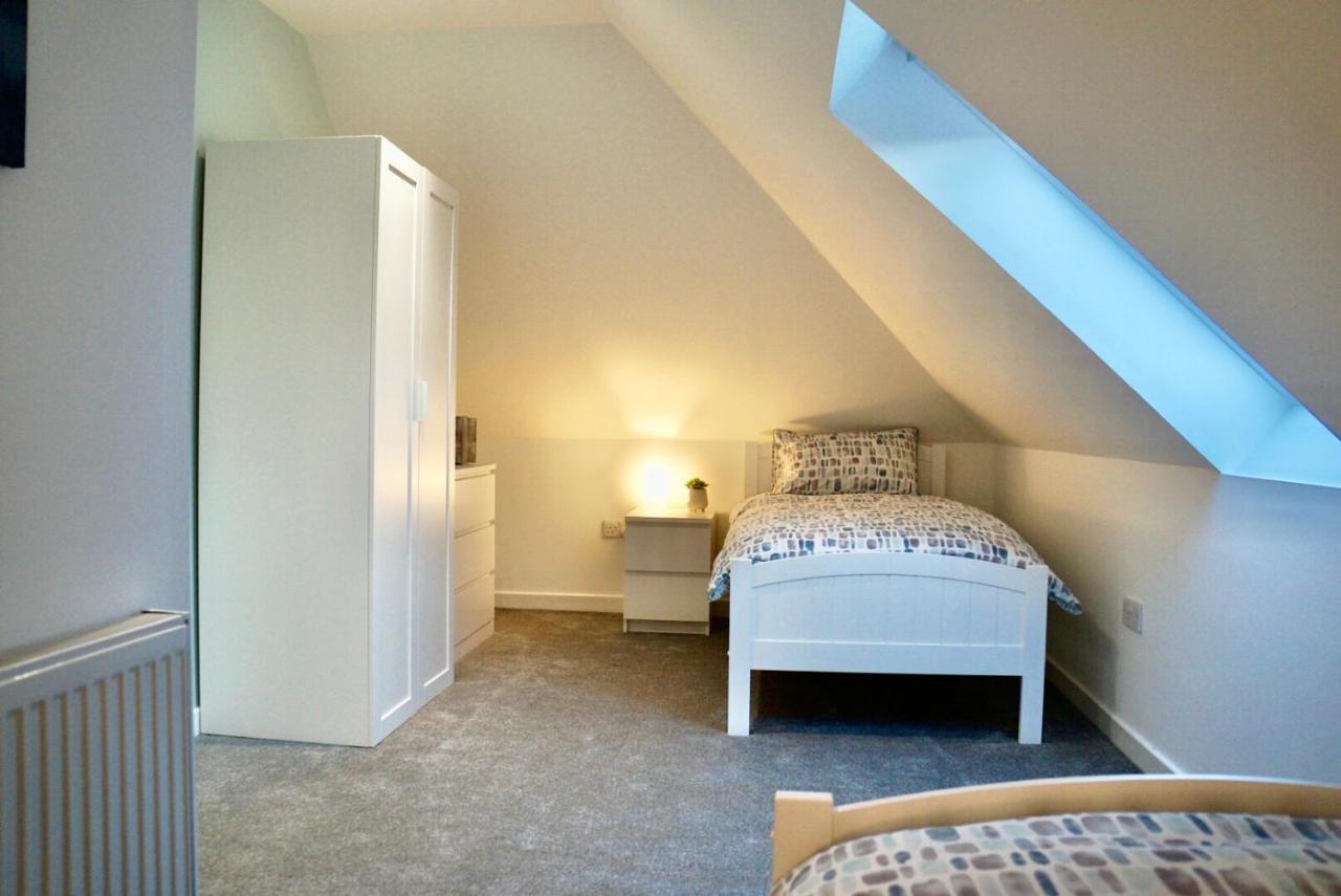 Leworin Apartment Stirling Bagian luar foto